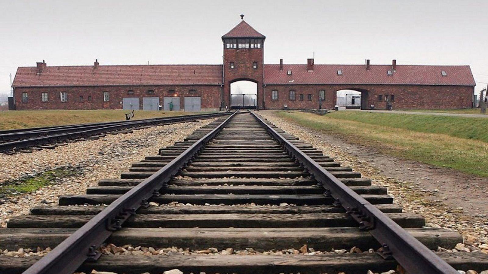Verdict on Auschwitz 1993 movie scene