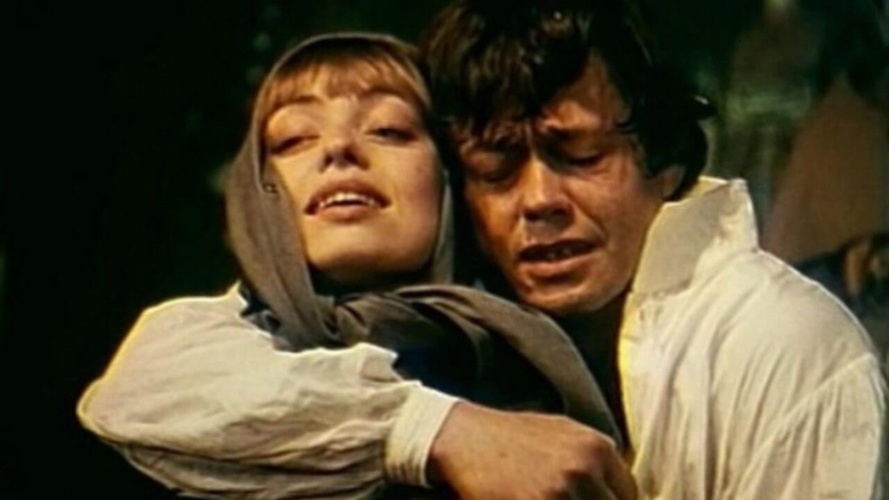 Juno and Avos 1983 movie scene