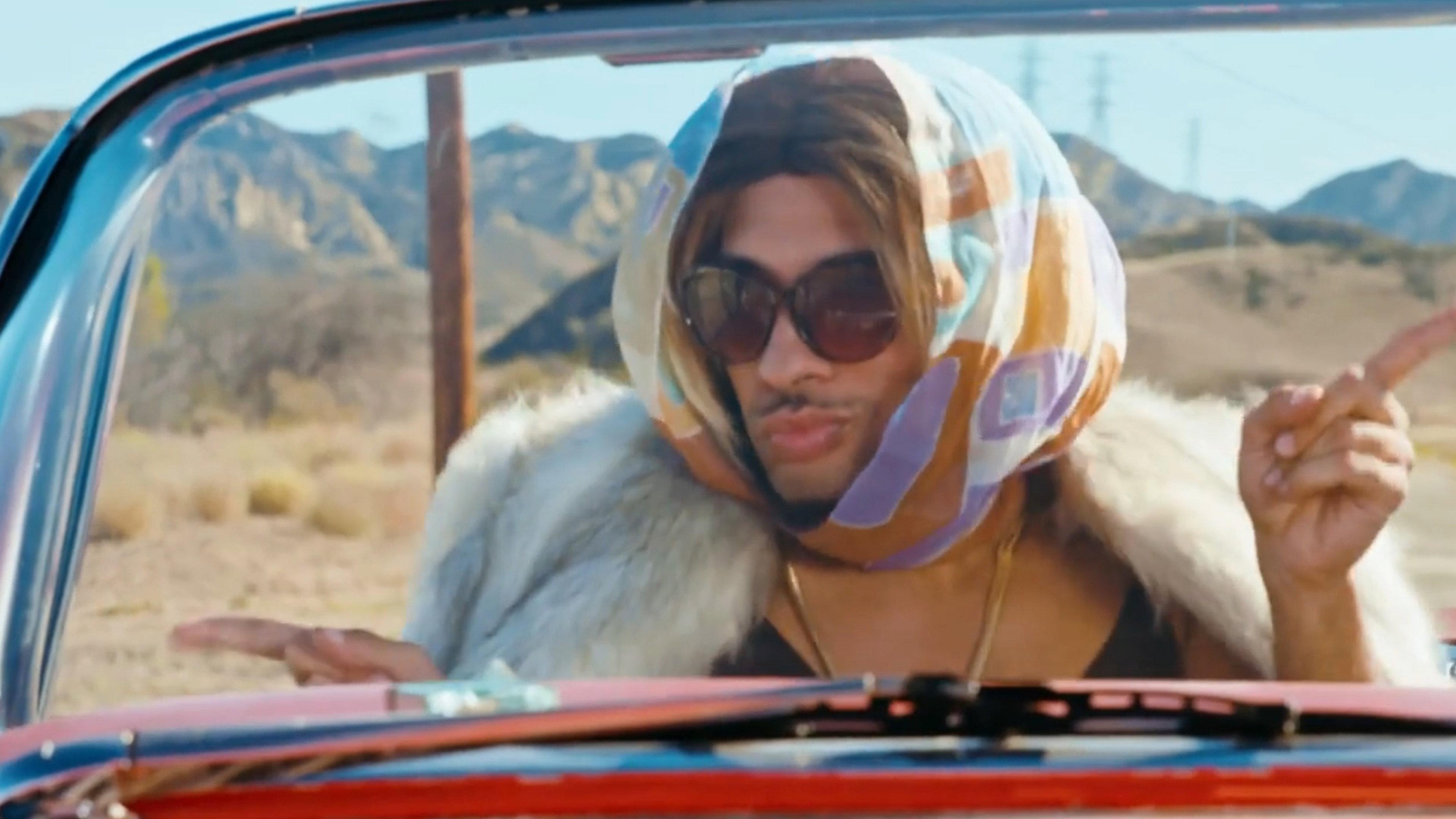 Joanne & Khadi 2016 movie scene