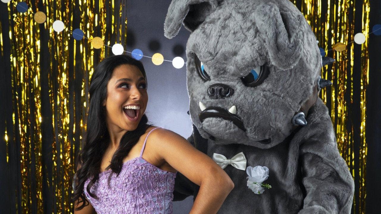 Everyone Loves Bulldog 2018 movie scene