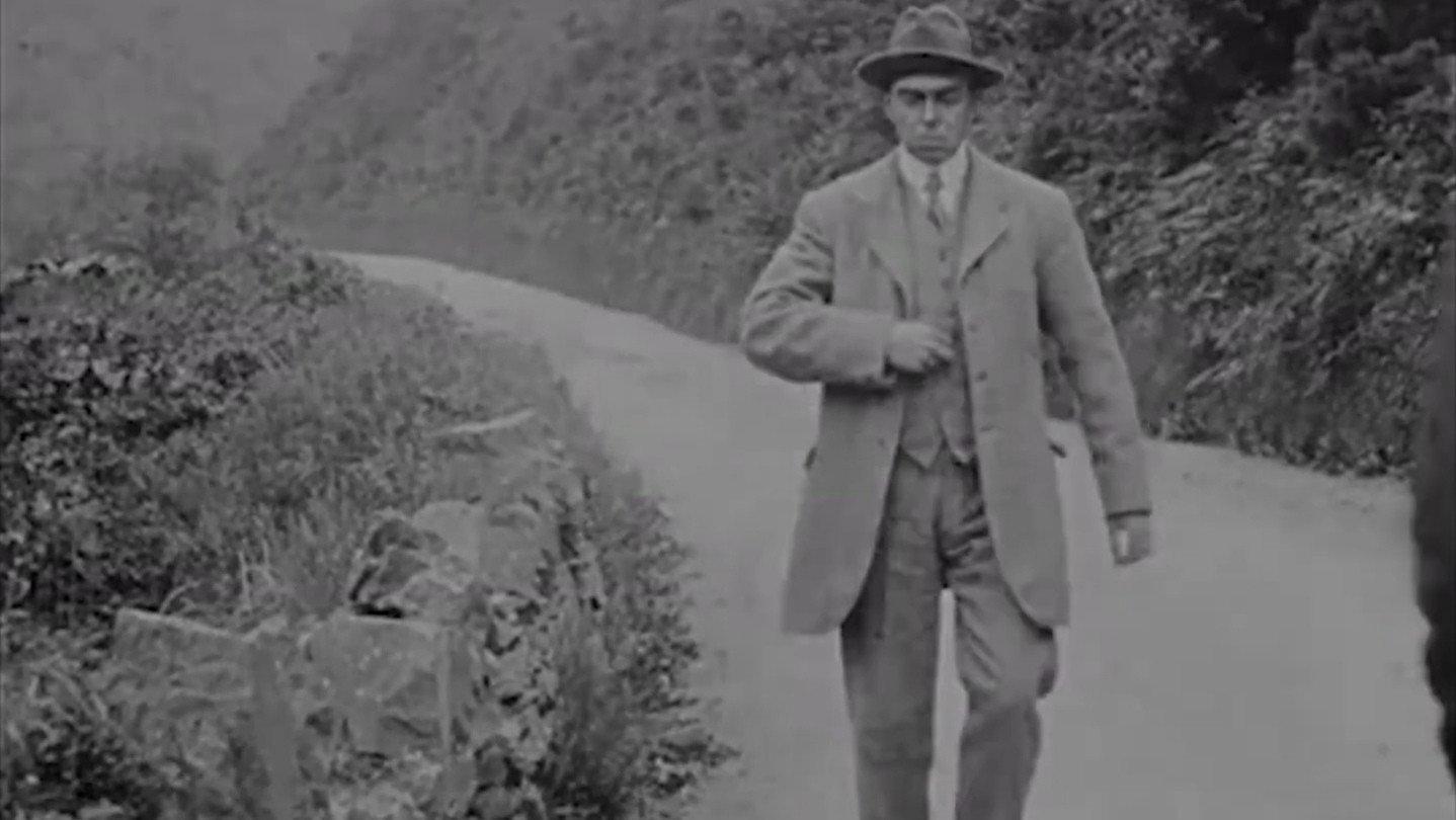 A Fishergirl's Folly 1914 movie scene