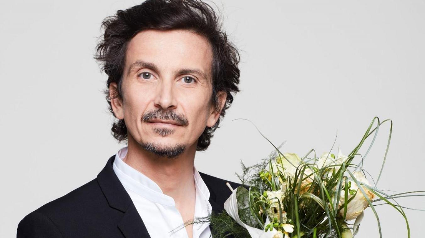 Arnaud Tsamere : 2 mariages & 1 enterrement 2023 movie scene