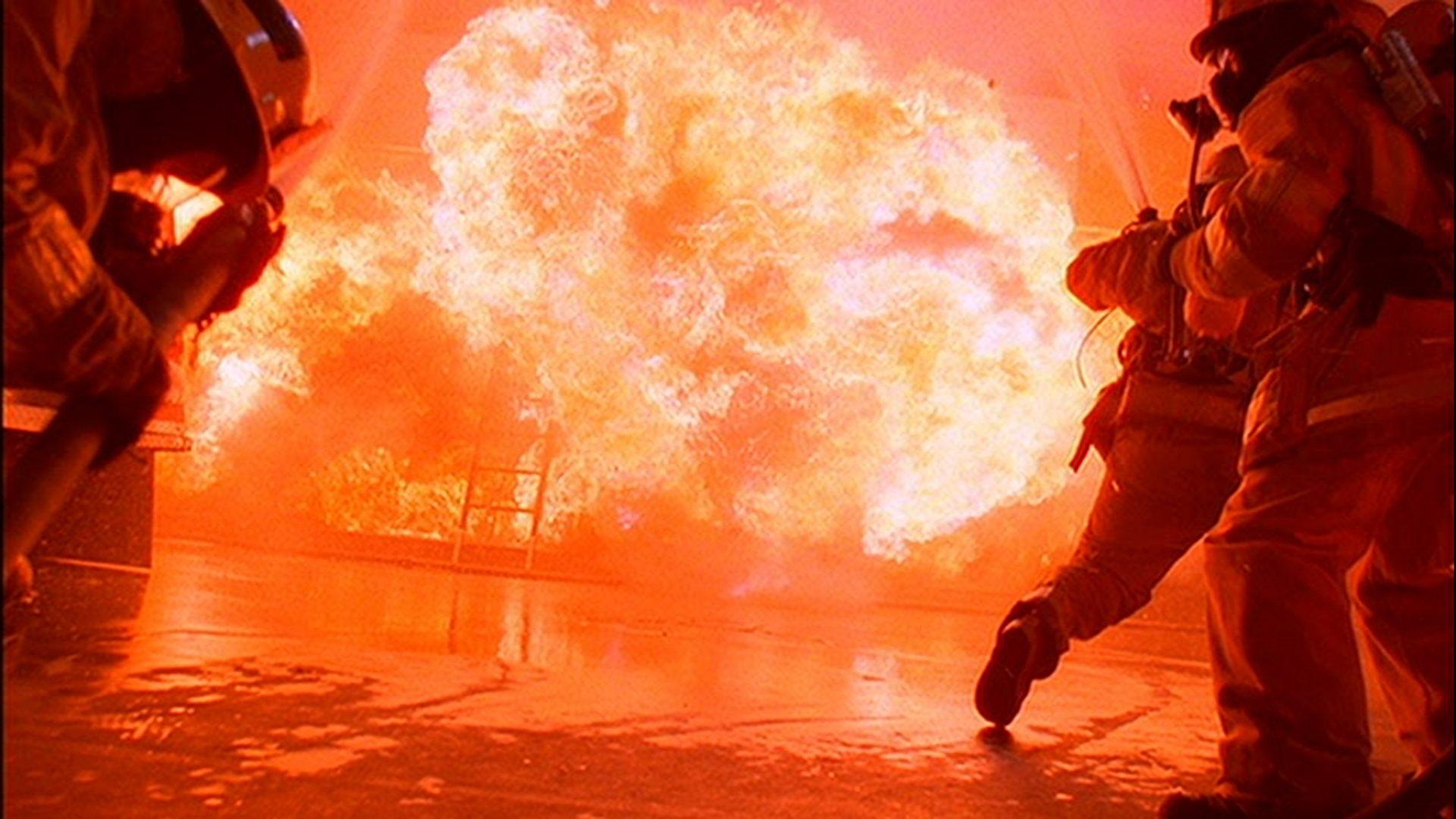 Point of Origin 2002 movie scene