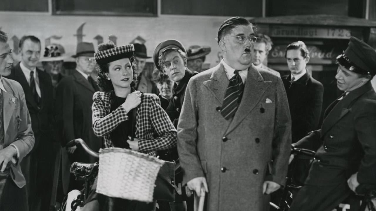Teatertosset 1944 movie scene