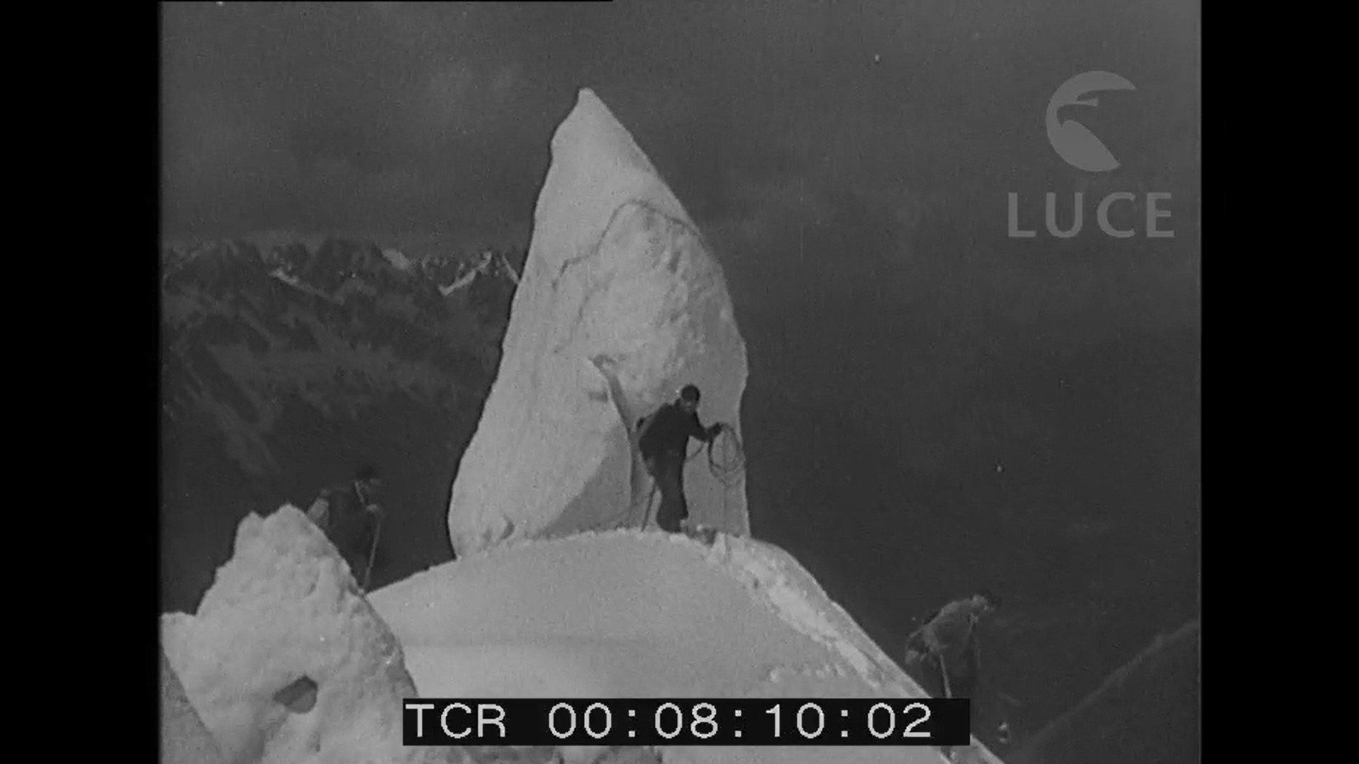 Three Lives and a Rope 1934 movie scene
