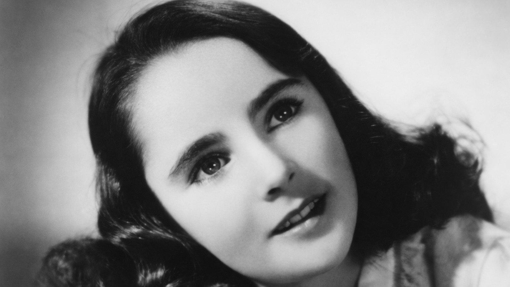 There's One Born Every Minute 1942 movie scene