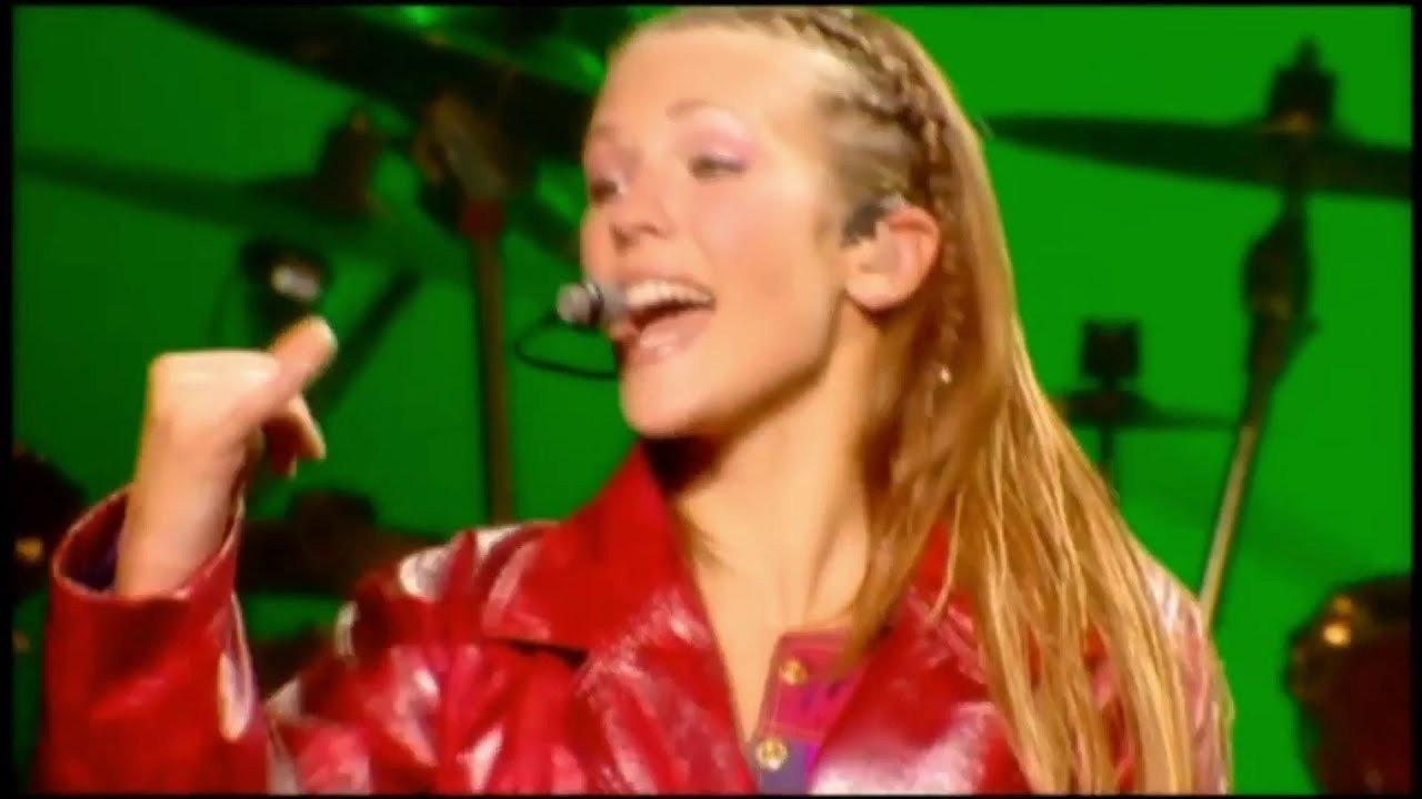 Lorie Live 2003 2002 movie scene