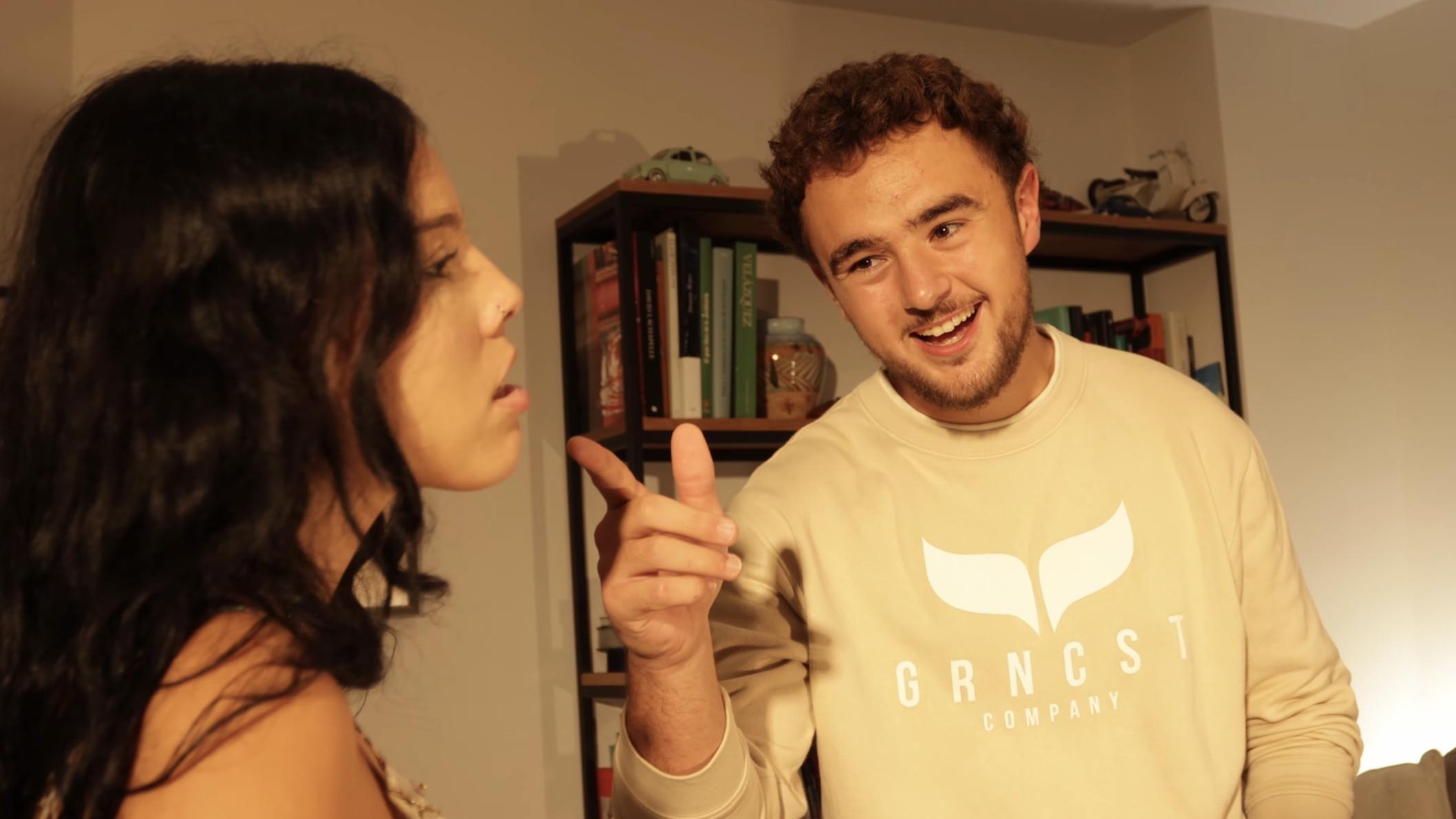El Piso Piloto 2023 movie scene