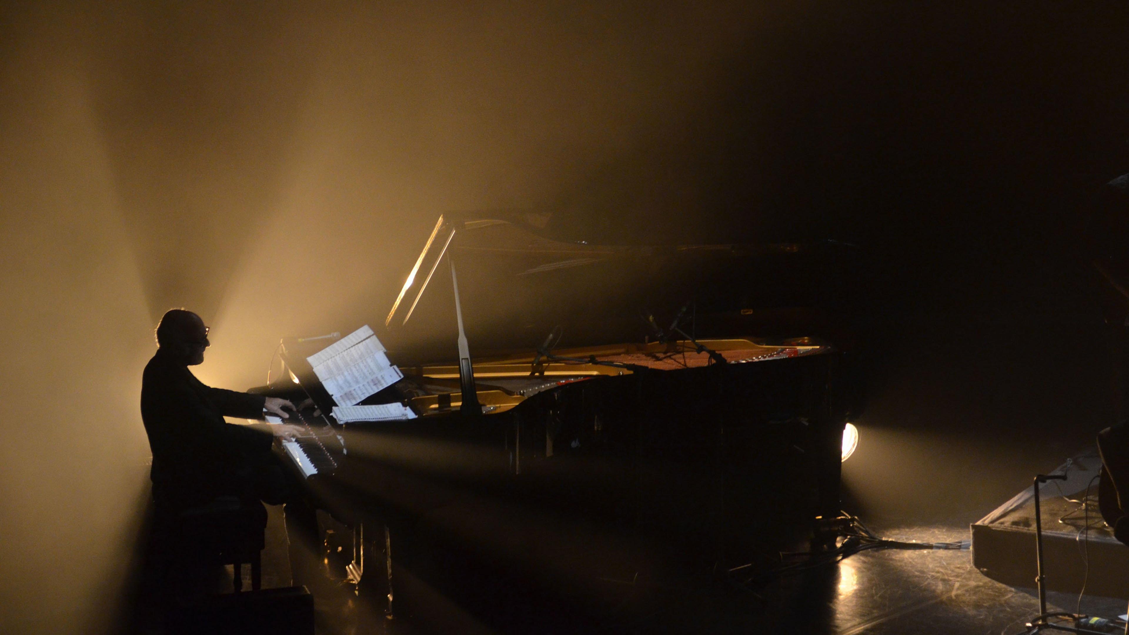 Ludovico Einaudi - Live In Verona: In A Time Lapse Tour 2014 movie scene
