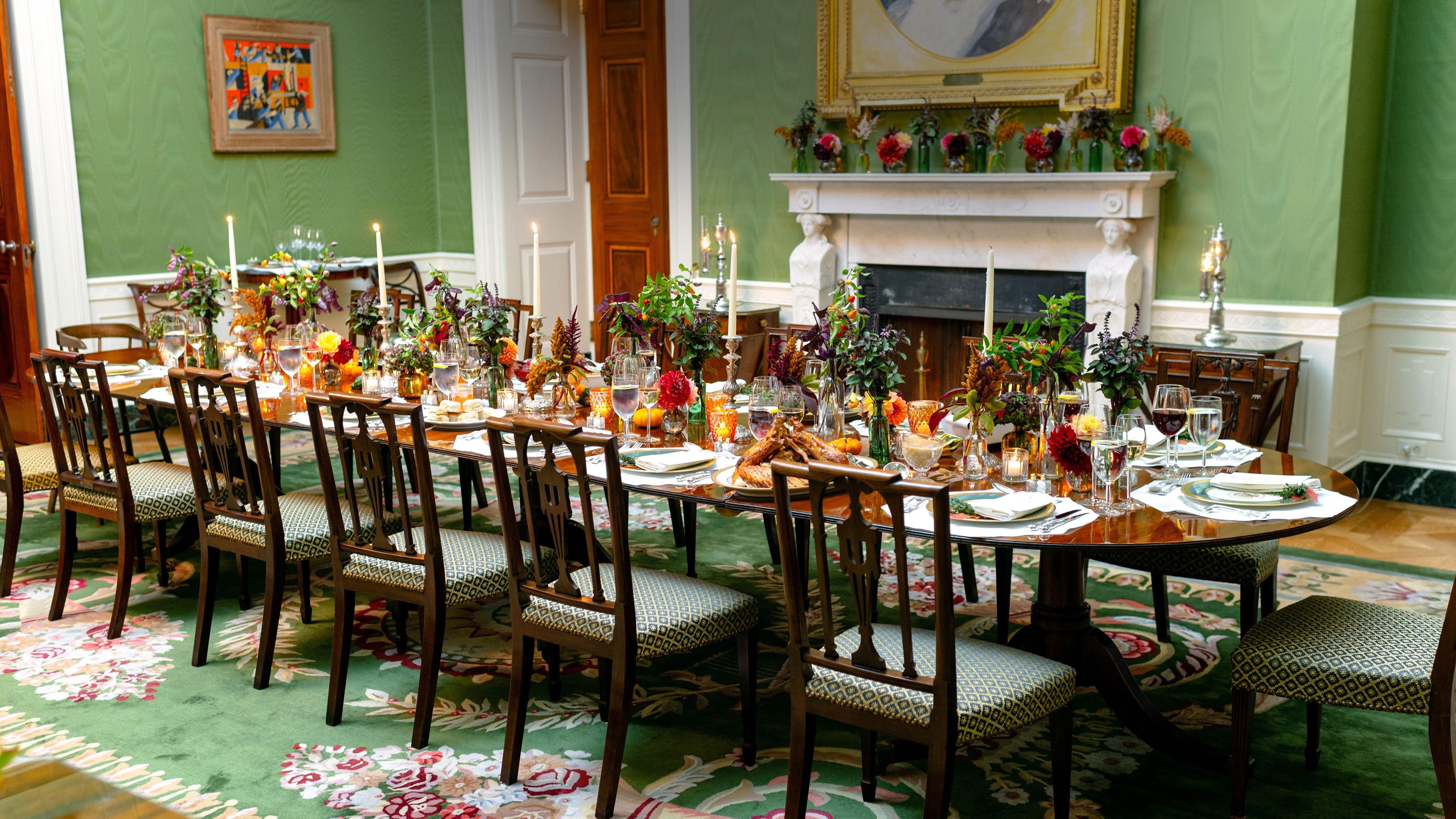 A White House Thanksgiving 2021 movie scene
