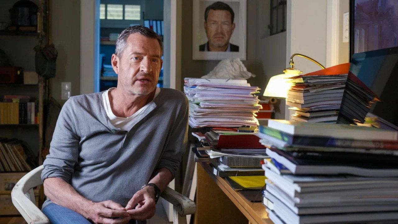 Die BILD-Geschichte - Die geheimen Archive von Ex-Chef Kai Diekmann 2023 movie scene