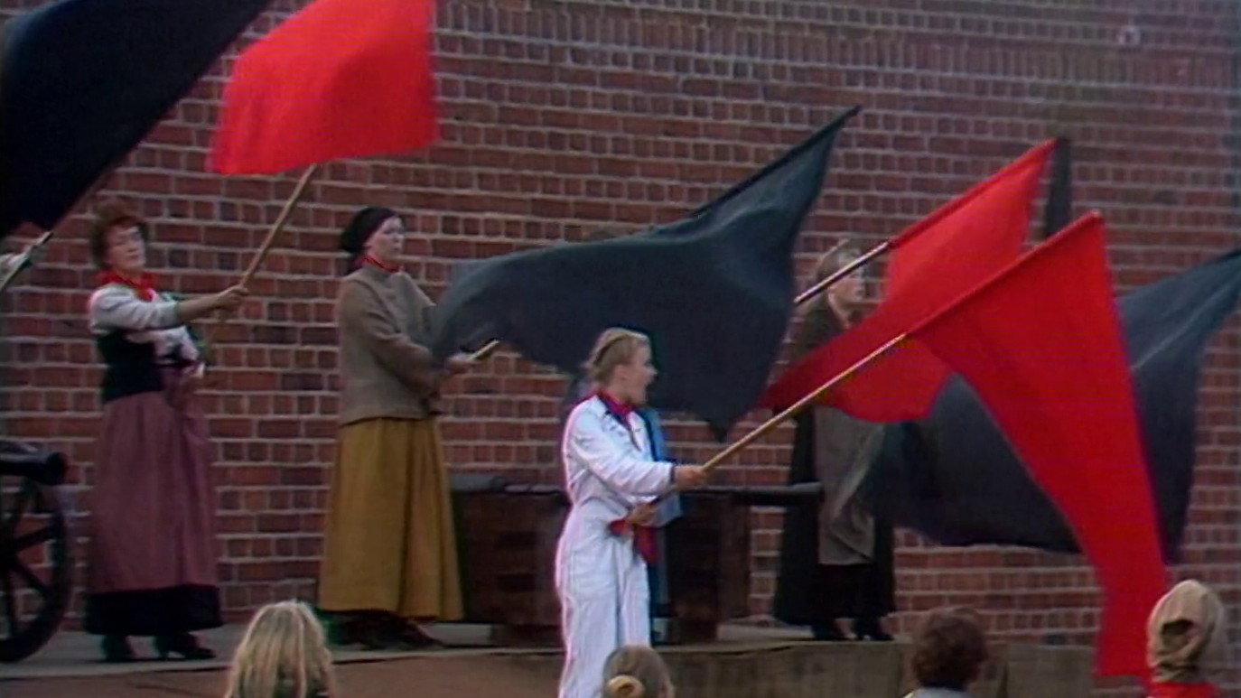 Paris! Paris! 1981 movie scene