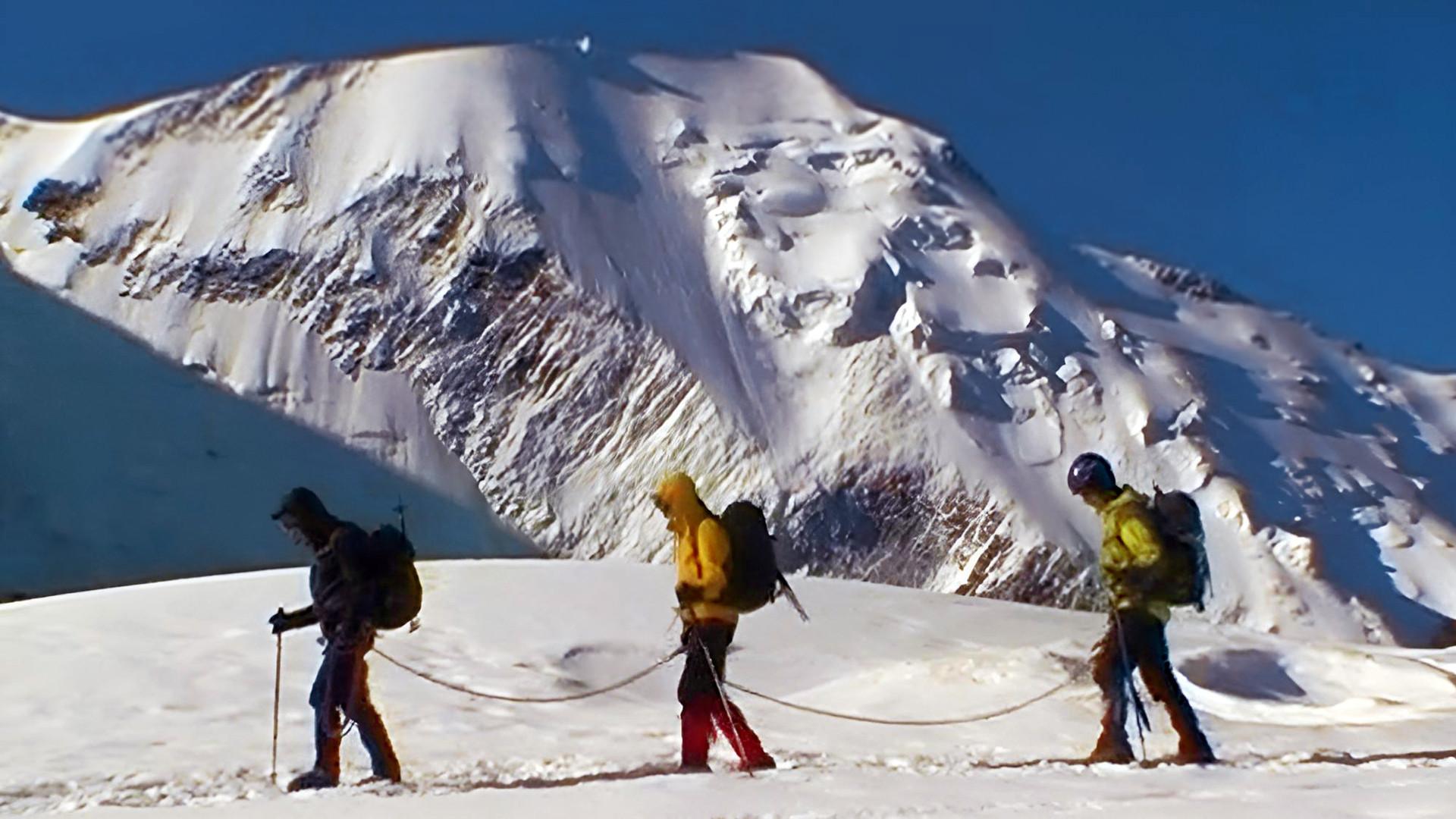 Objectif Mont-Blanc 4808m 2010 movie scene