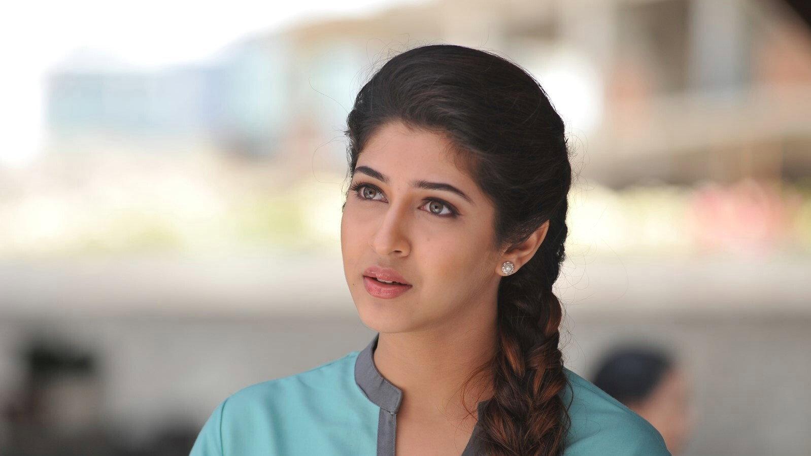 Jadoogadu 2015 movie scene