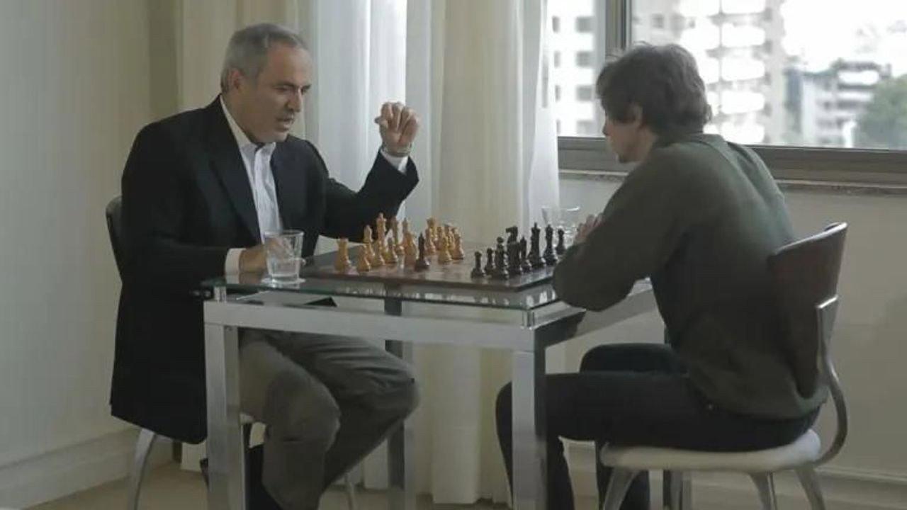 Garry 2012 movie scene