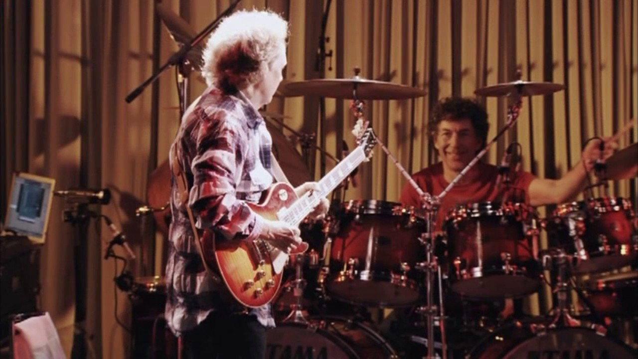 Lee Ritenour & Mike Stern: Live at Blue Note Tokyo 2012 movie scene
