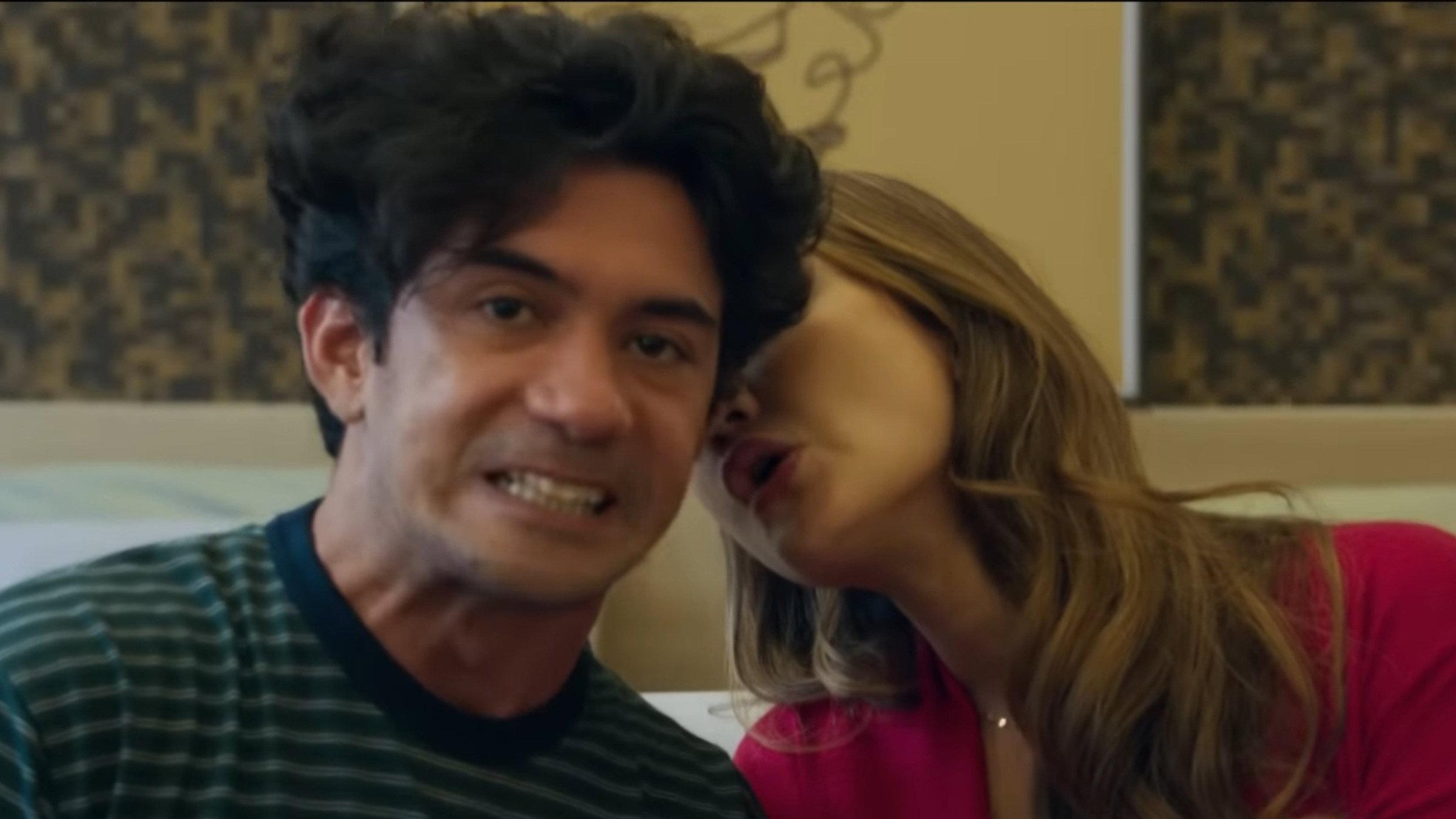 Mendarat Darurat 2022 movie scene