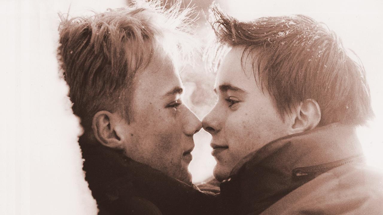 A Kiss in the Snow 1997 movie scene