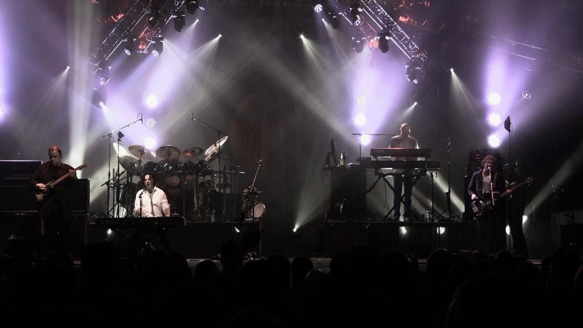 Marillion: A Sunday Night Above The Rain 2014 movie scene