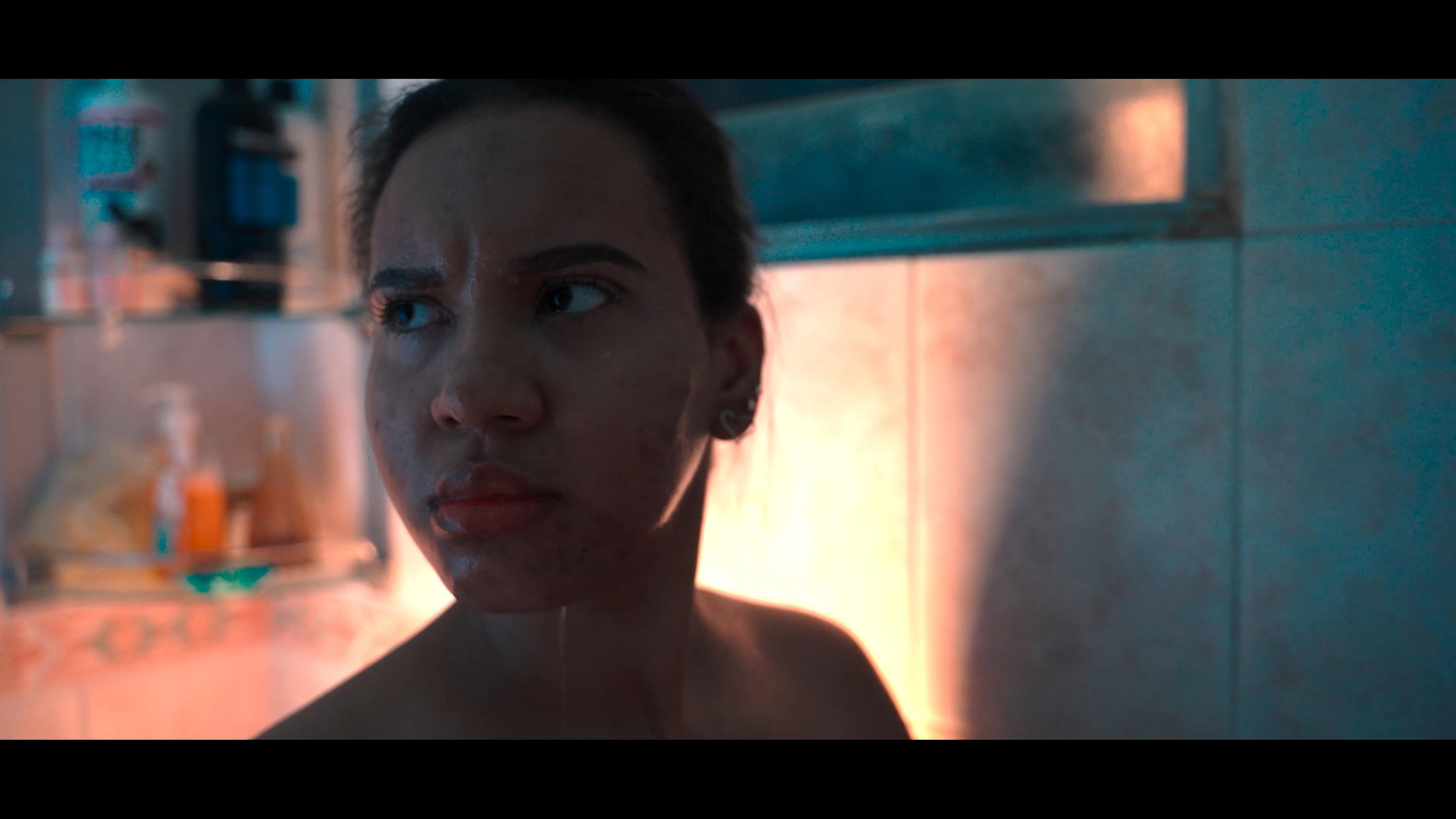 Desde las sombras 2024 movie scene