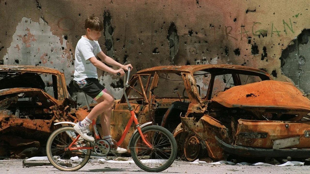 Sarajevo Safari 2022 movie scene