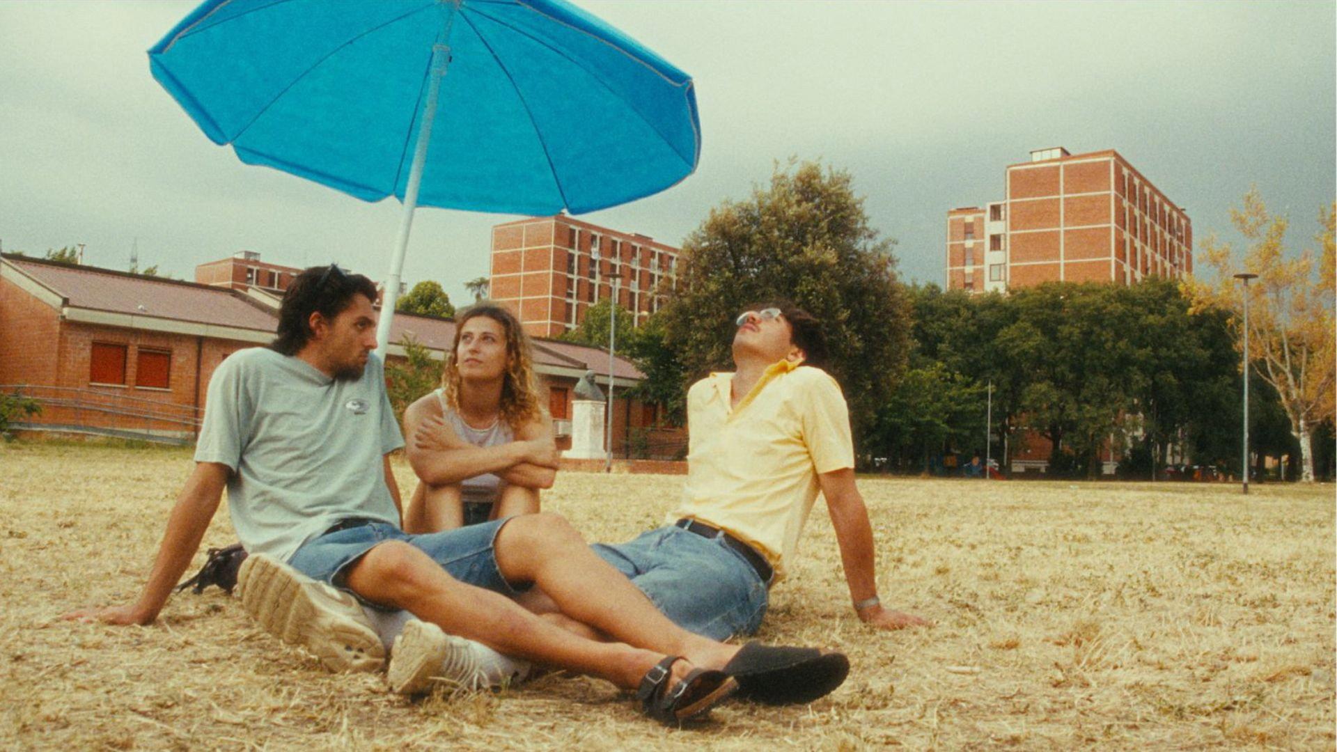 Estate '05 2025 movie scene