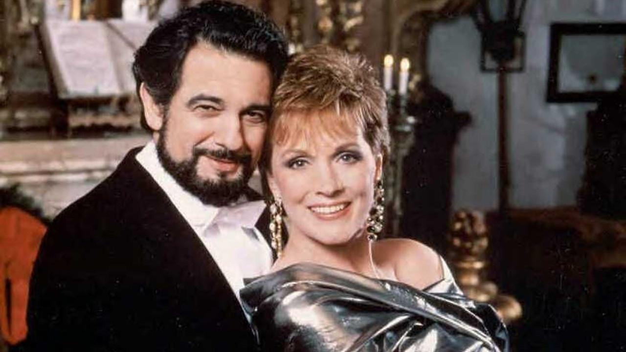 Julie Andrews: The Sound of Christmas 1987 movie scene