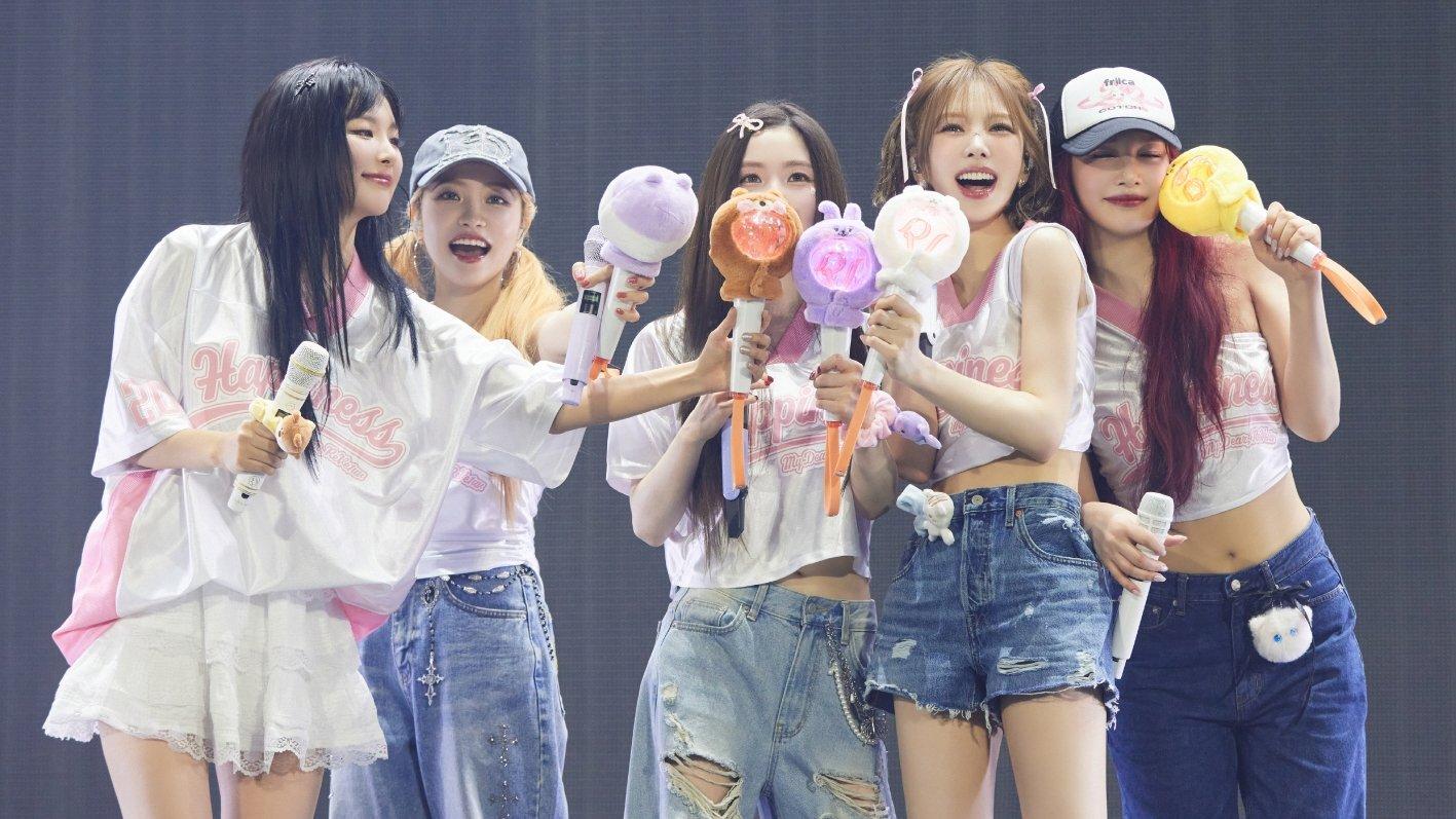 Red Velvet Happiness Diary : My Dear, ReVe1uv in Cinemas 2025 movie scene