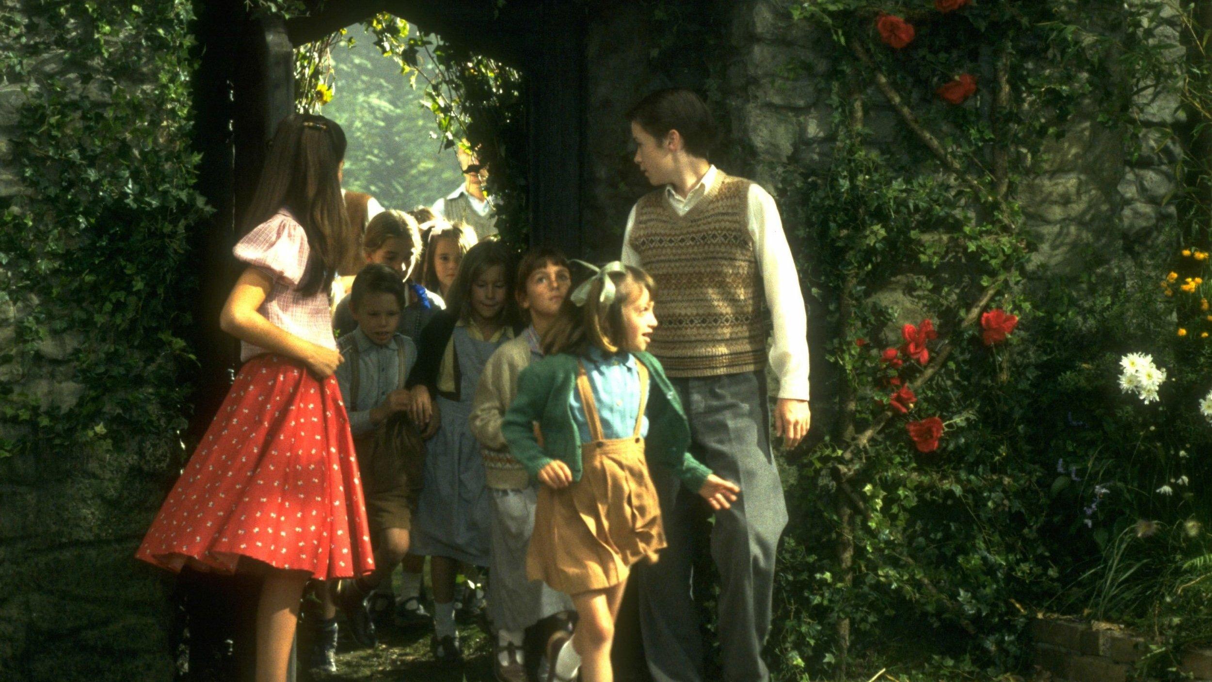 Back to the Secret Garden 2000 movie scene