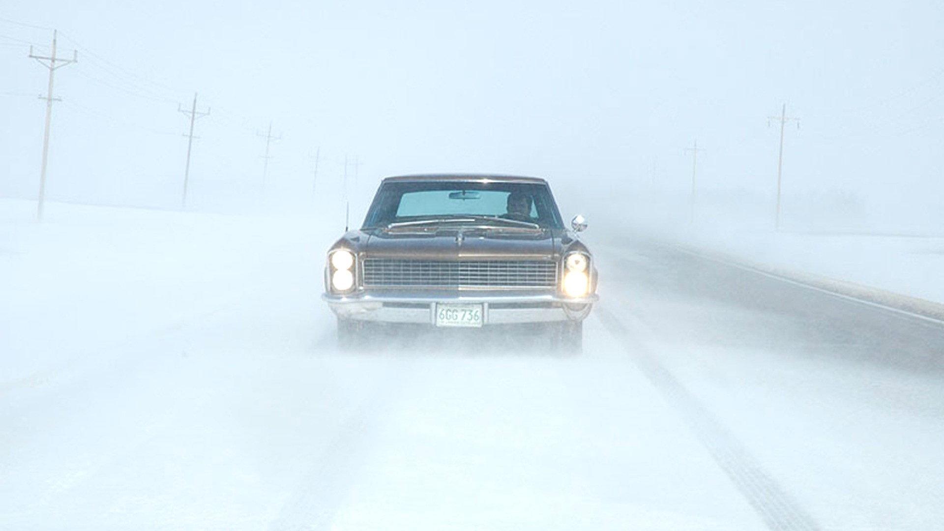 Buick Riviera 2008 movie scene