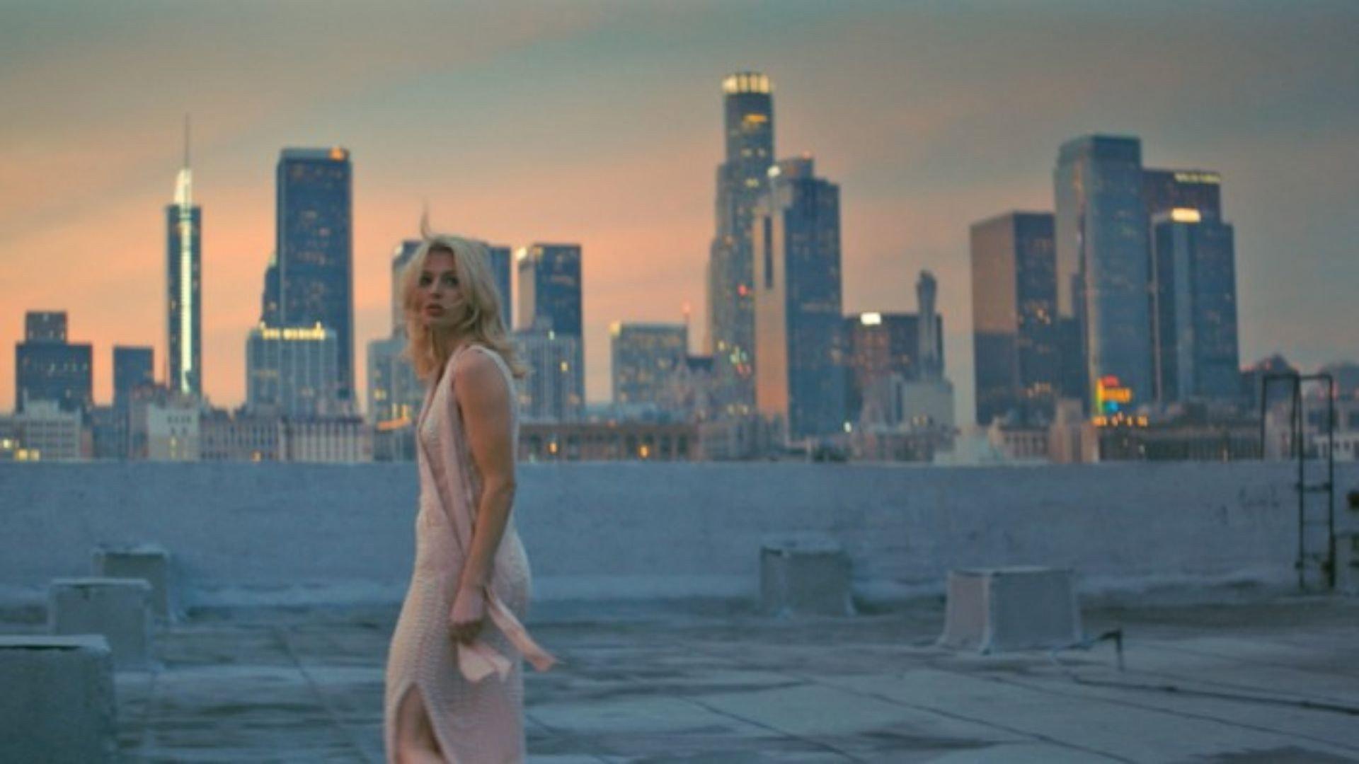 A Song of an Unknown Actress 2019 movie scene