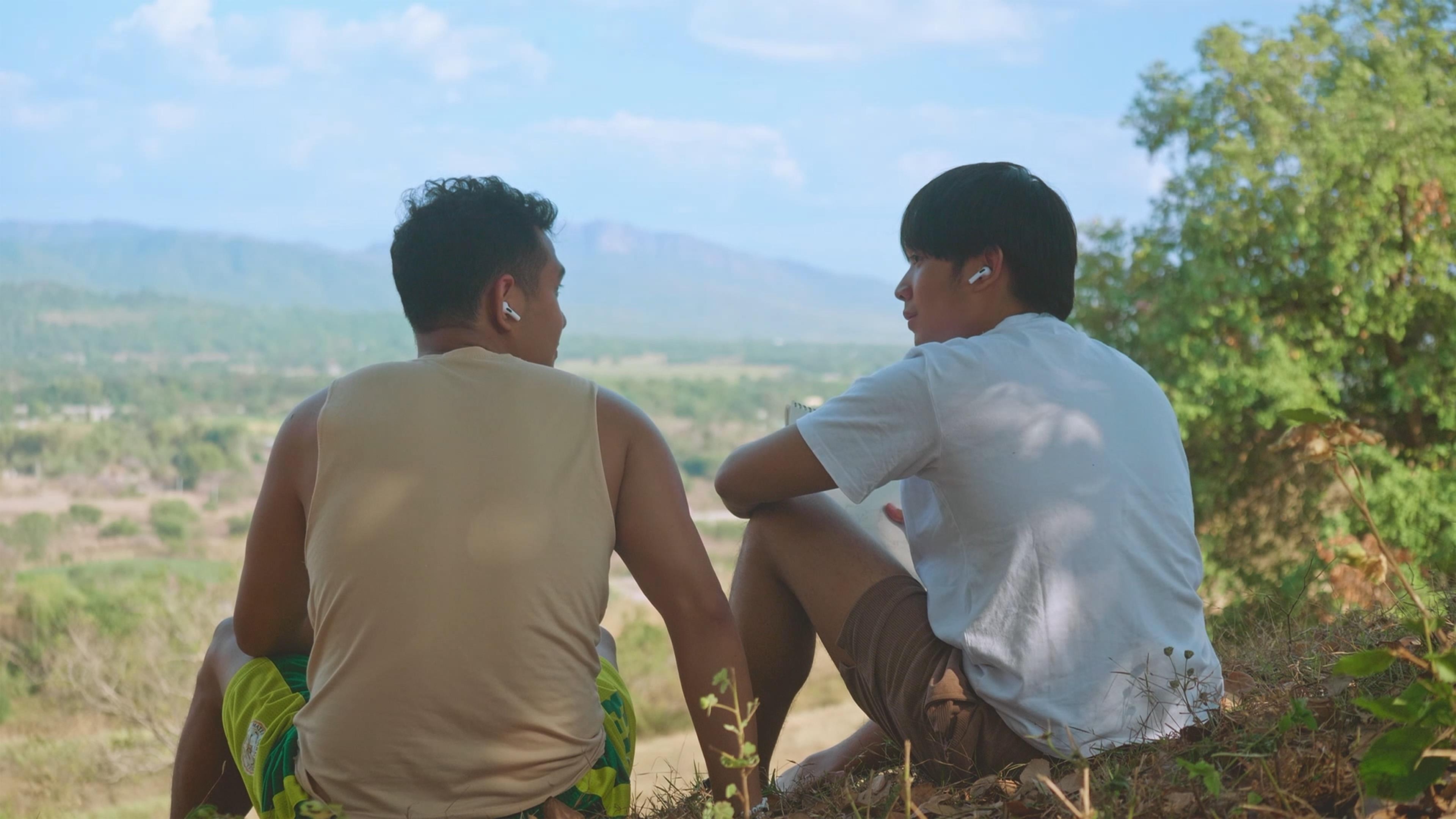 Kung Nag-aatubili 2024 movie scene