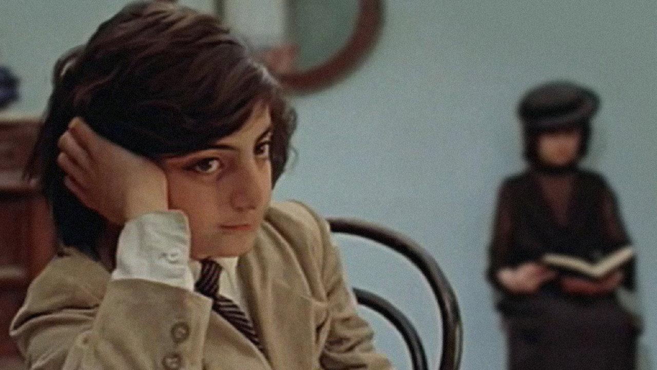 Hairdresser 1986 movie scene