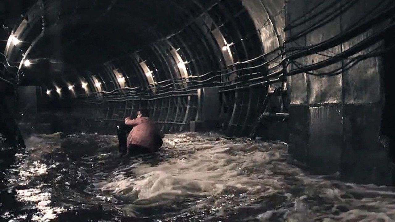 Metro 2013 movie scene