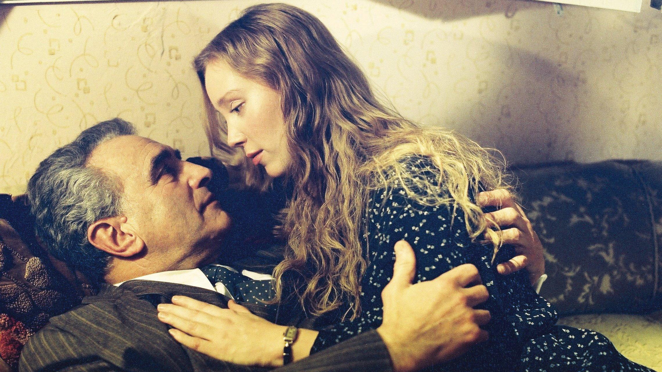 Leo & Claire 2002 movie scene
