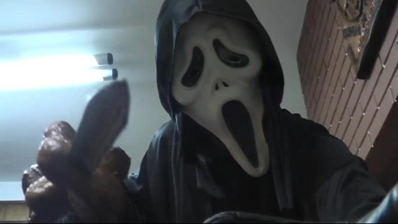 I Screamed When I Knew What You Did in Friday the 13th of Last Summer Part 2 - I Saw the Hour of the Return of the Revenge in Halloween 2011 movie scene