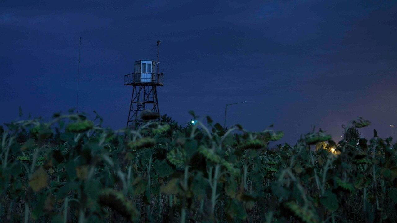 Nacht Grenze Morgen 2013 movie scene