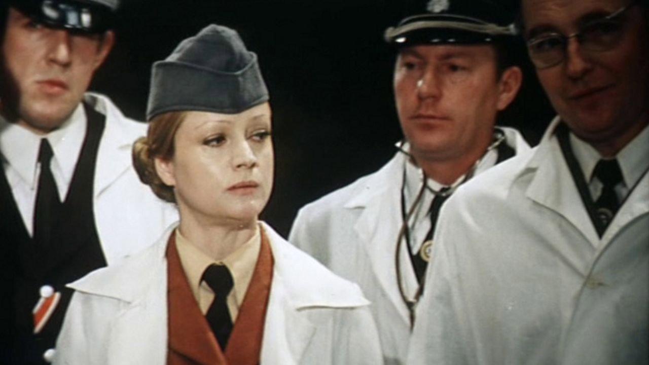 Near the Dangerous Line 1983 movie scene