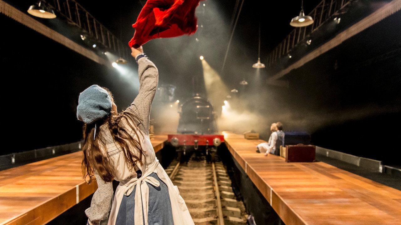 The Railway Children 2016 movie scene