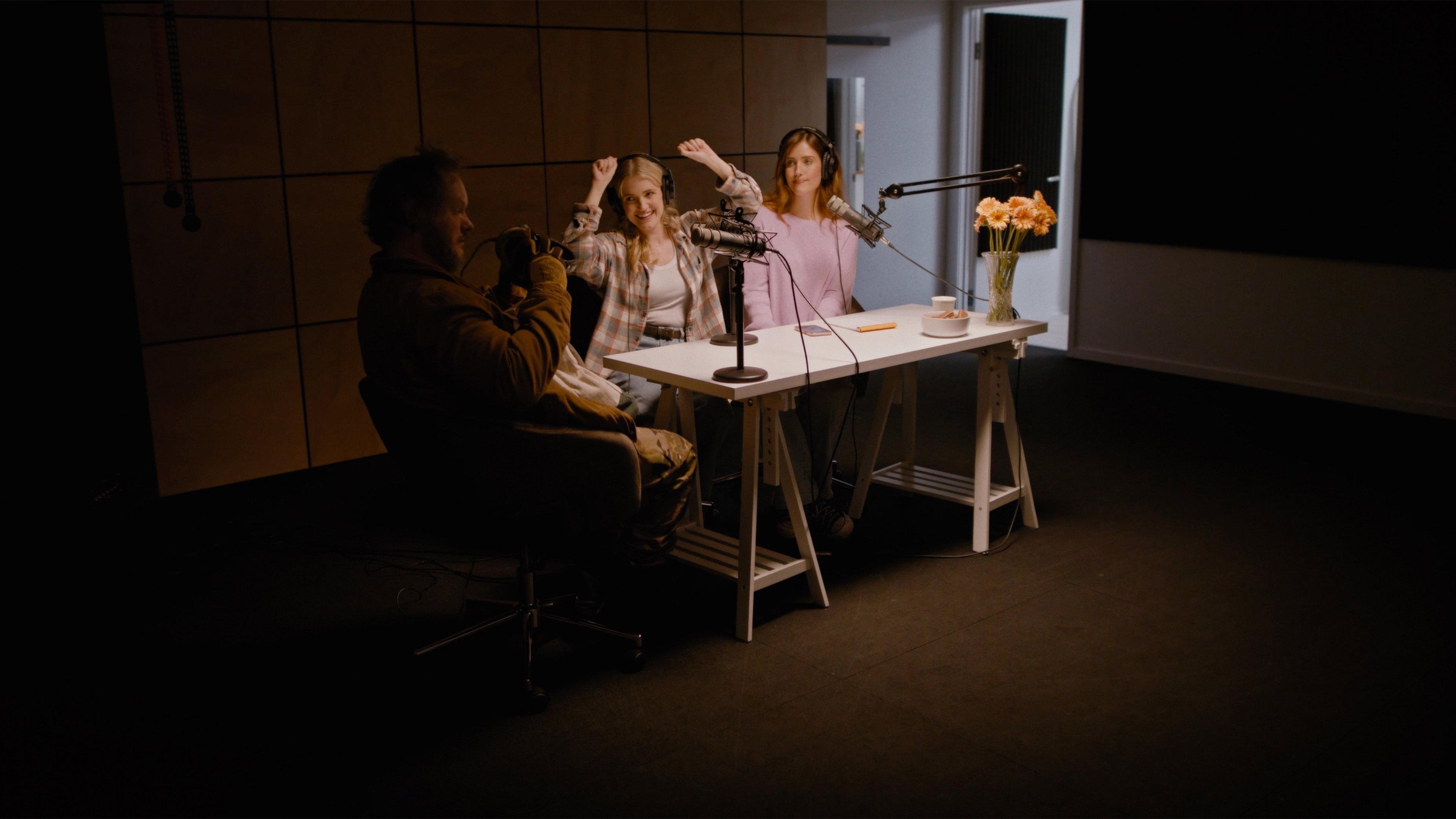 Podcasters movie scene