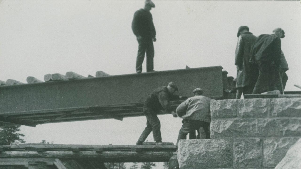 Raller of the Crown 1932 movie scene