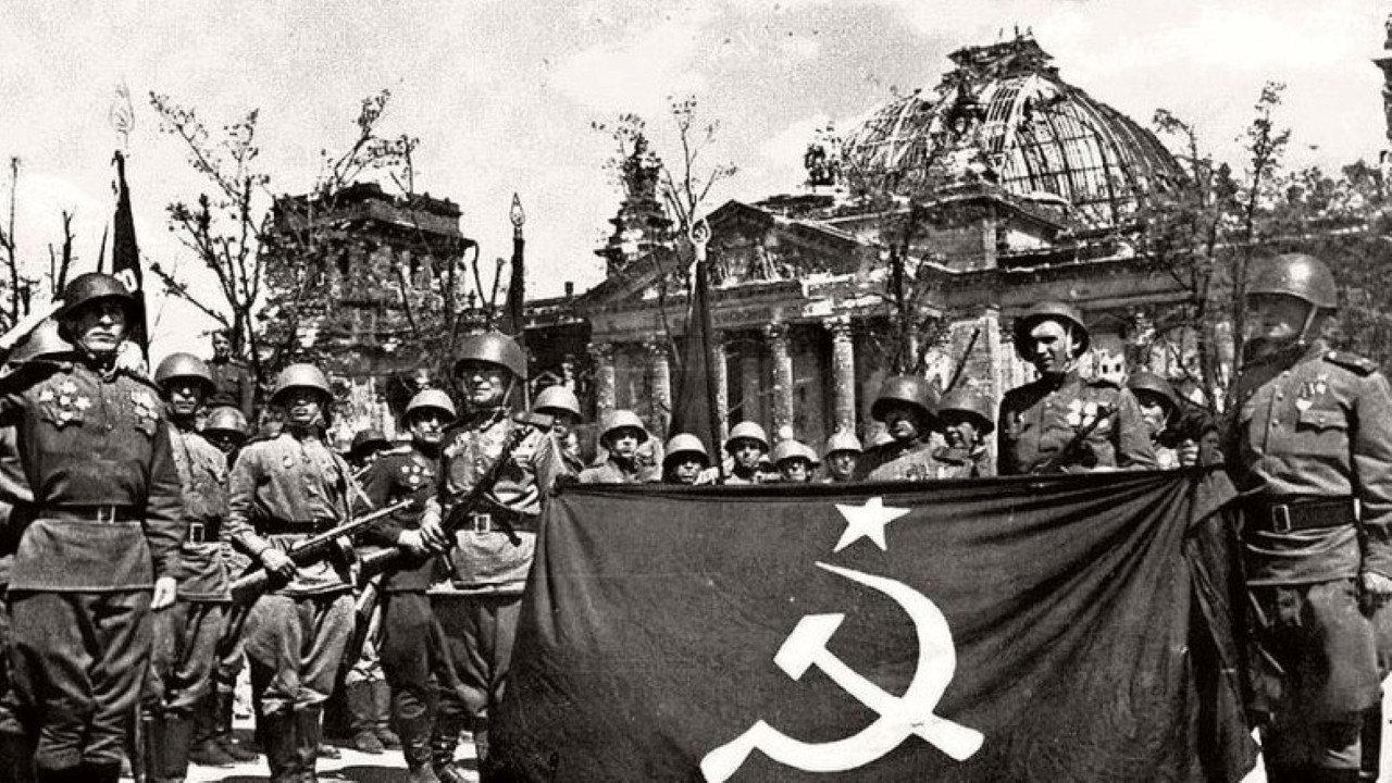 The Fall of Berlin 1945 movie scene