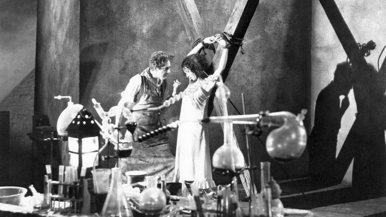 Murders in the Rue Morgue 1932 movie scene