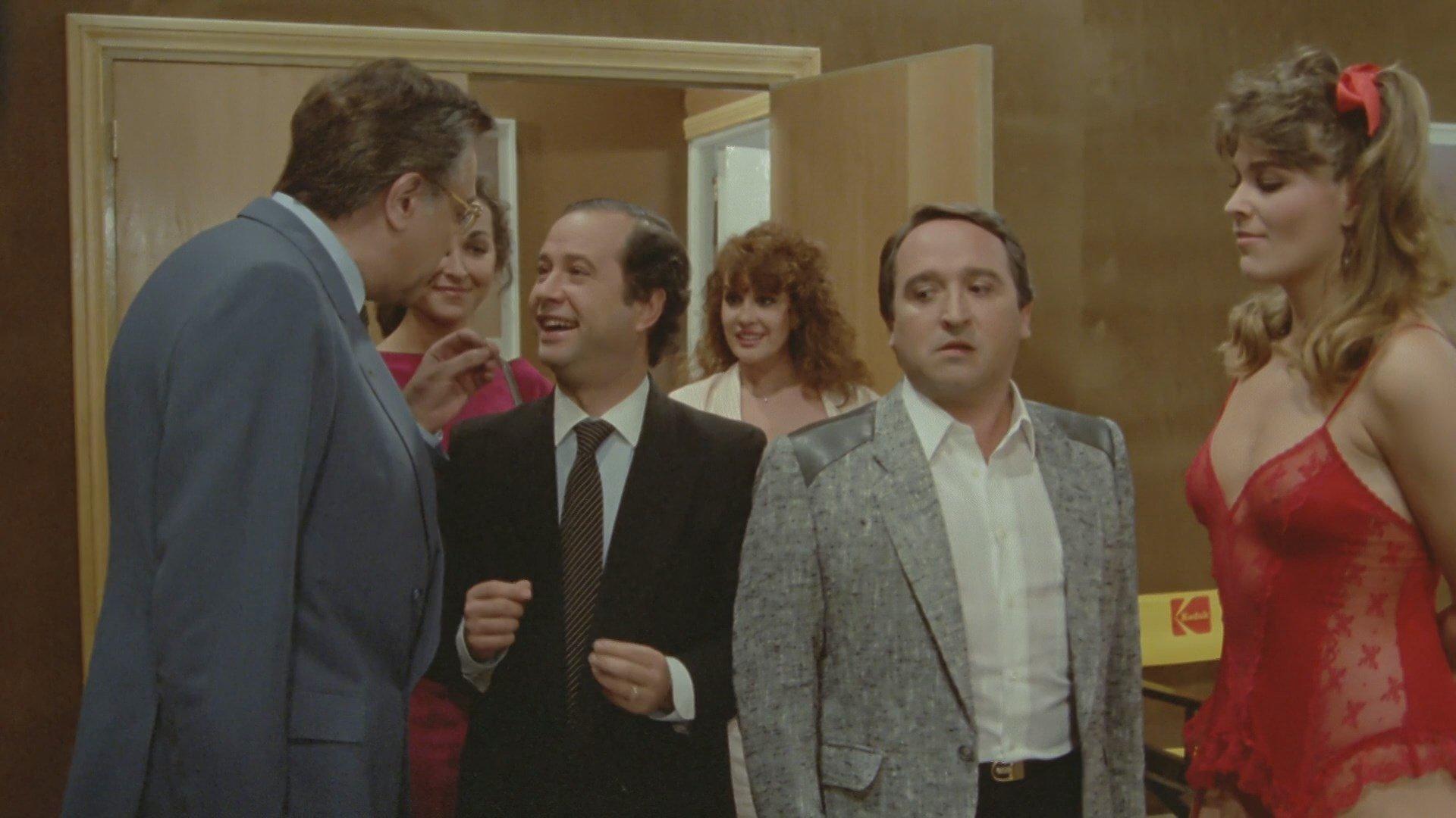 Four Women and a Mess 1985 movie scene
