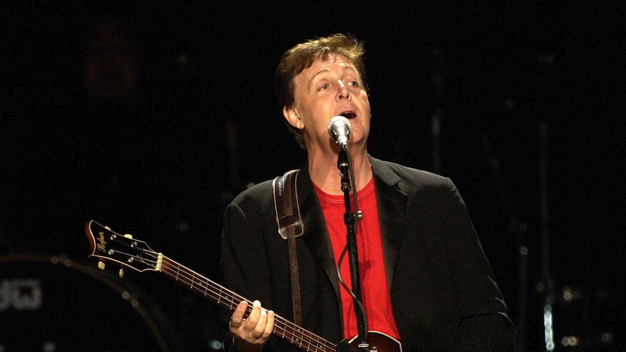 Paul McCartney: Back in the U.S. 2002 movie scene
