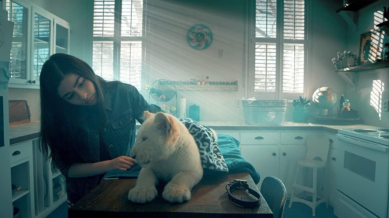 Lena and Snowball 2021 movie scene