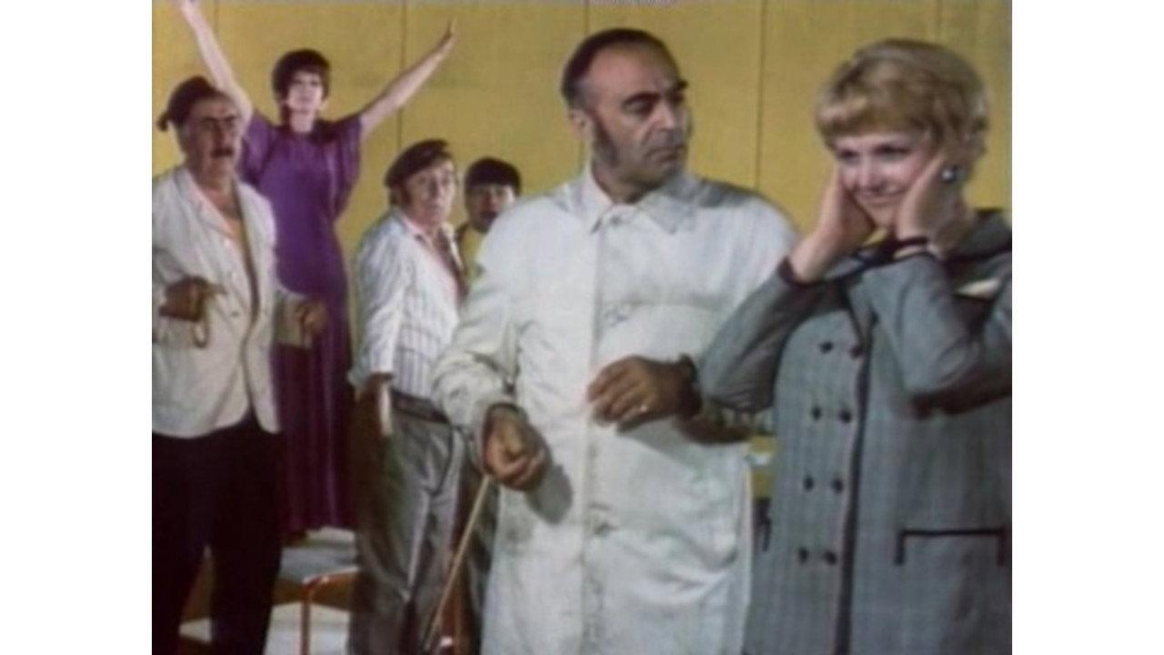 The Circus Lights Up 1973 movie scene