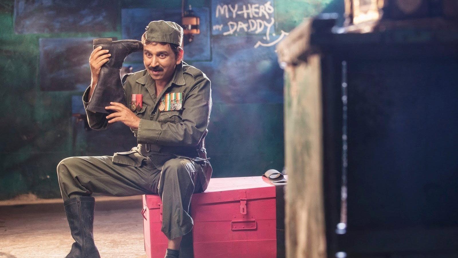 Pushpaka Vimana 2017 movie scene