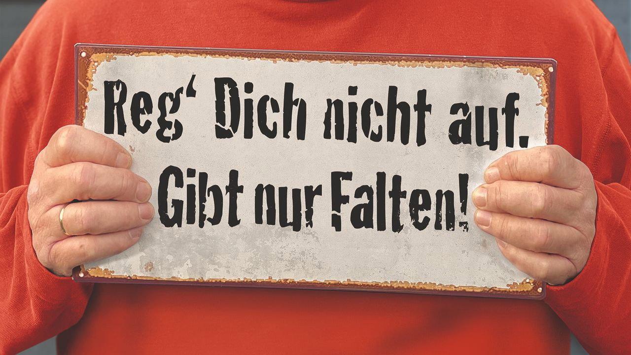 Reg' dich nicht auf, gibt nur Falten! 2025 movie scene