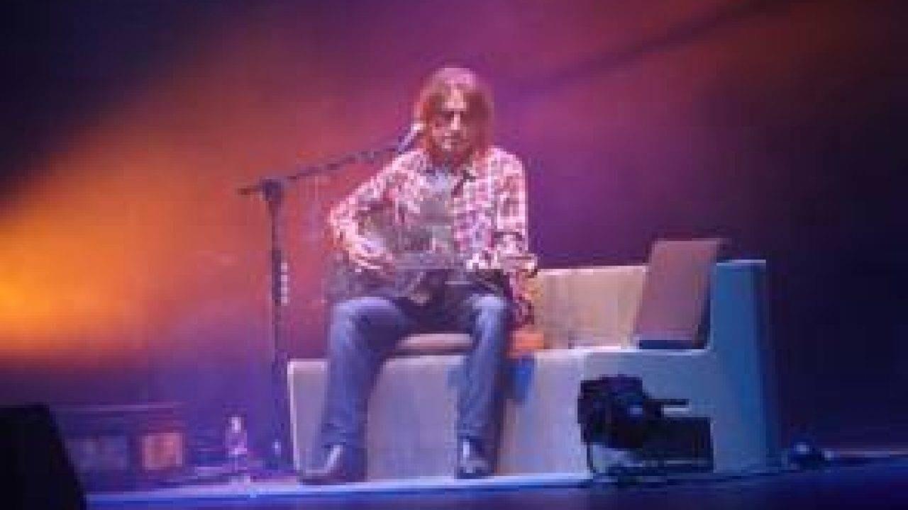 LIGABUE - Quasi Acustico - Tour Teatri 2011 2012 movie scene